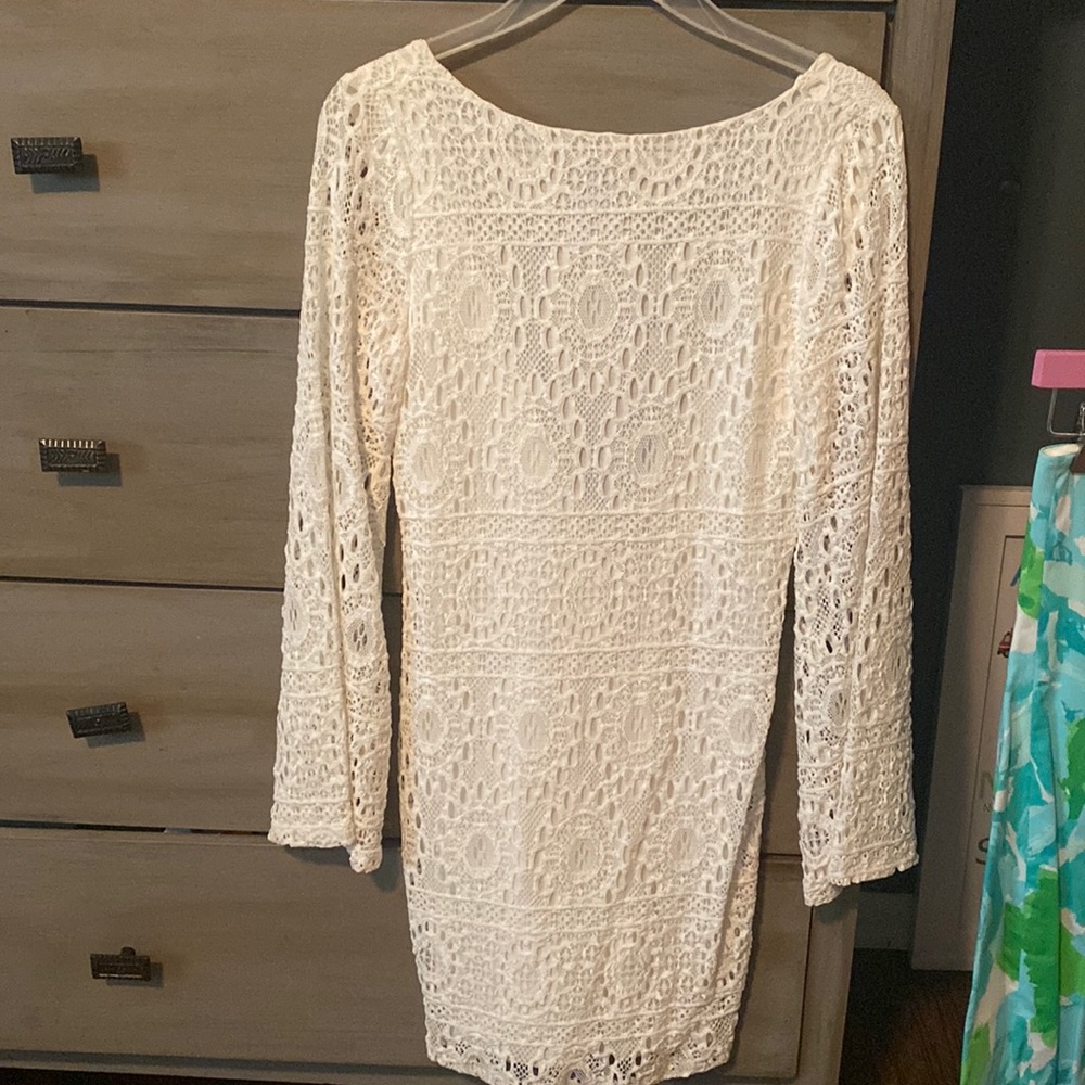 White long sleeve lace body con dress